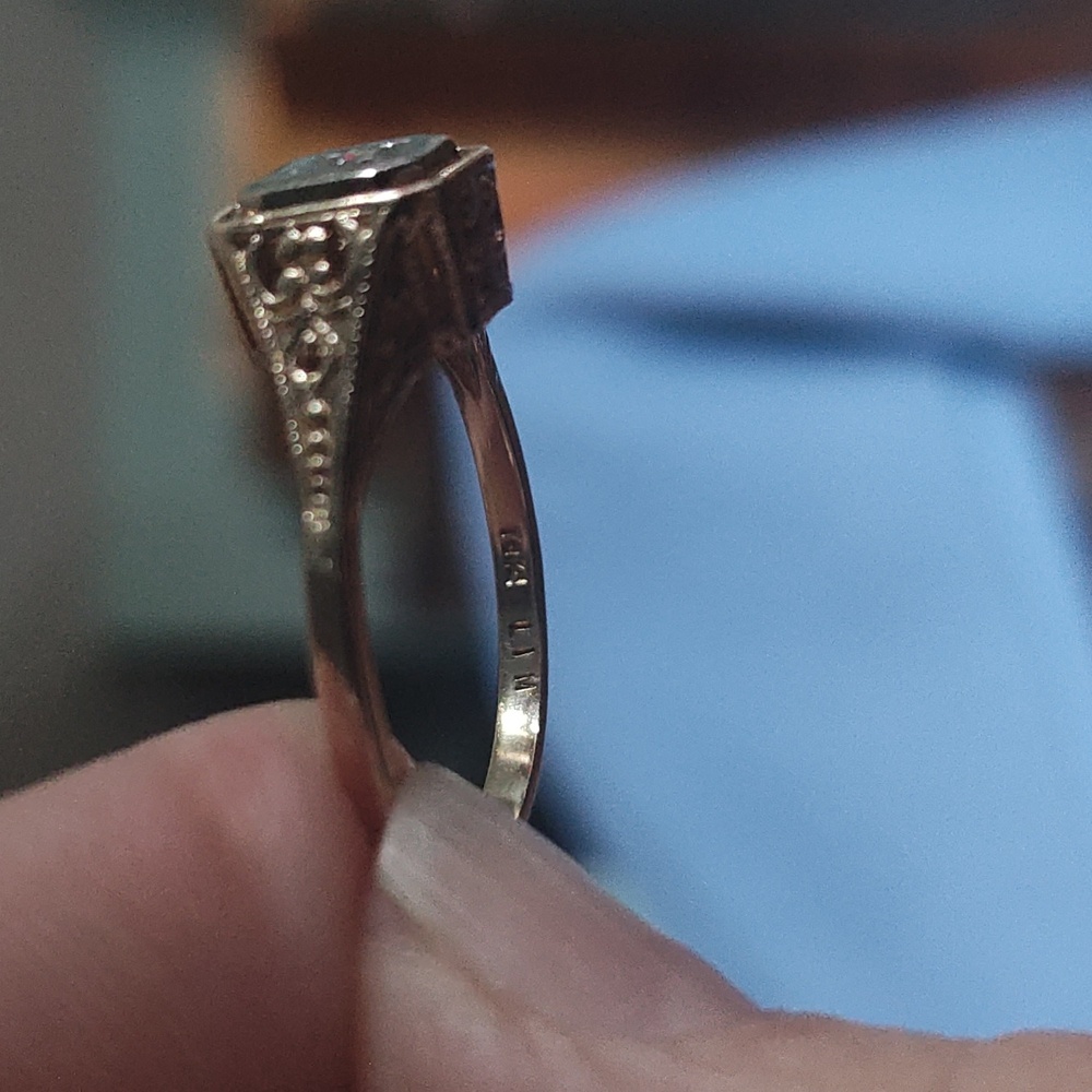 Gold Ring - Picture 10 of 10